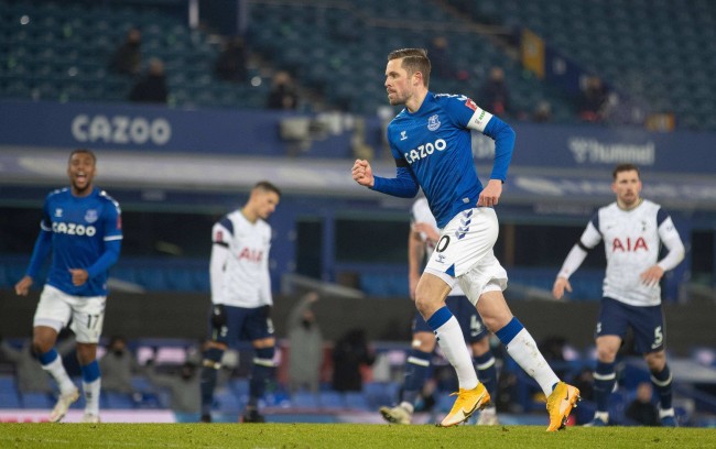 这使得富勒 这使得富勒